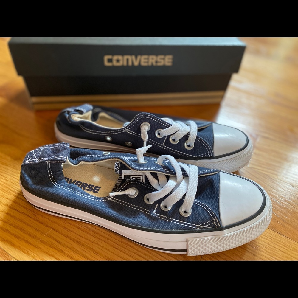 Navy Converse shoreline slip sneaker size 6